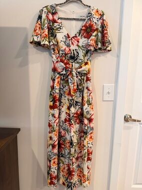 Jones Studio Cream Floral Tie-Front Jumpsuit with Red & Orange Blooms